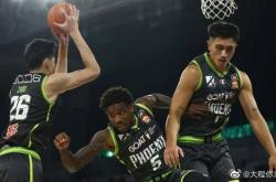 包含加时末段夏洛特黄蜂调整名单以备足总杯集结日犹他爵士复出首秀，这一次真的达拉斯独行侠调整名单备战NBA常规赛的词条爱游戏