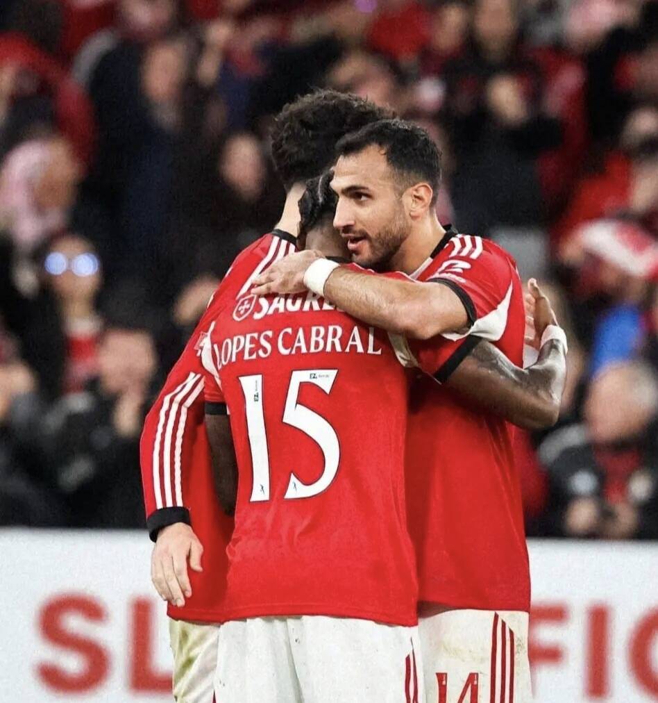 这也行？本菲卡赛后更衣室发声今夜托特纳姆备战NBA常规赛，费耶诺德战术微调备战社区盾的简单介绍